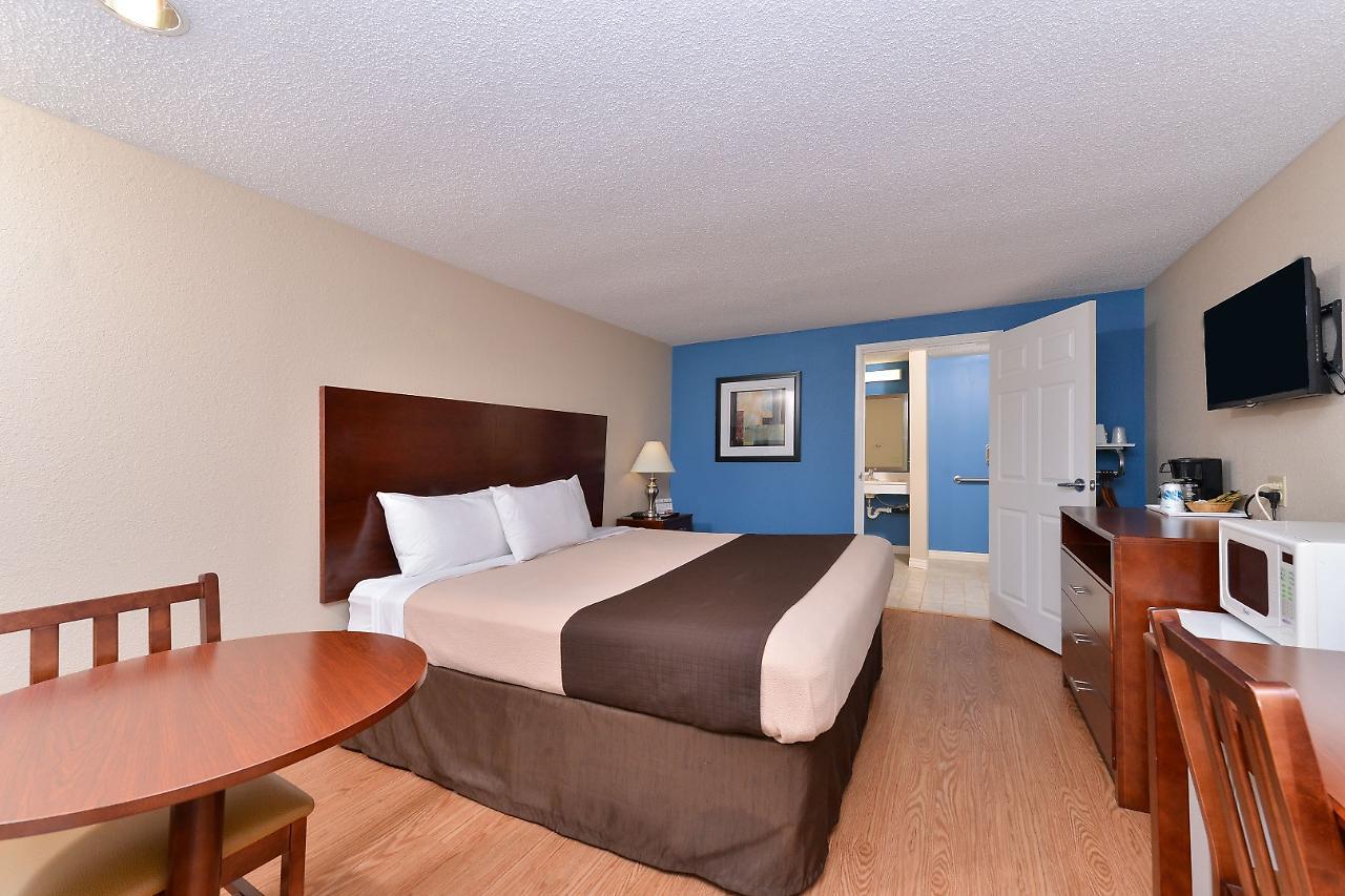 Americas Best Value Inn & Suites St Clairsville Wheeling St. Clairsville Exteriör bild