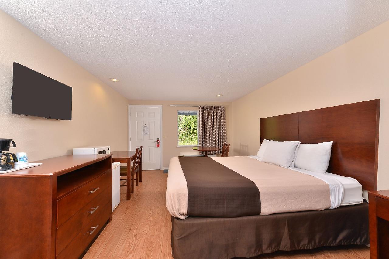 Americas Best Value Inn & Suites St Clairsville Wheeling St. Clairsville Exteriör bild