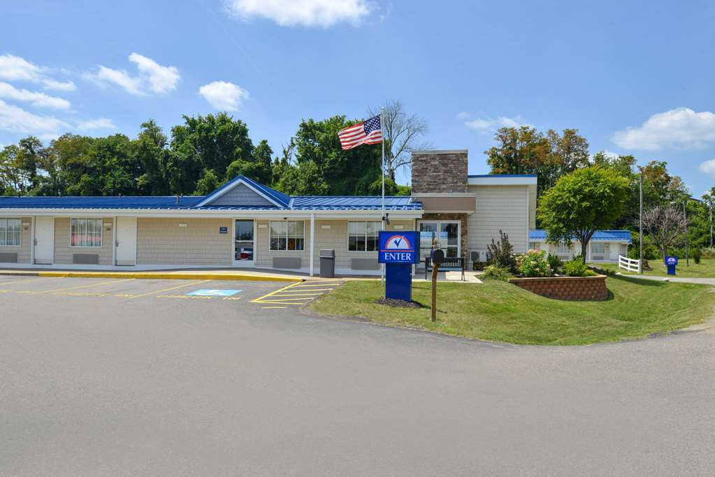 Americas Best Value Inn & Suites St Clairsville Wheeling St. Clairsville Exteriör bild