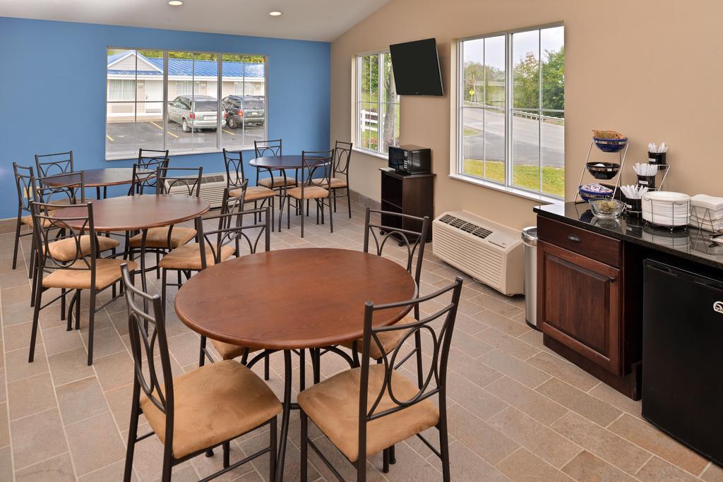 Americas Best Value Inn & Suites St Clairsville Wheeling St. Clairsville Exteriör bild